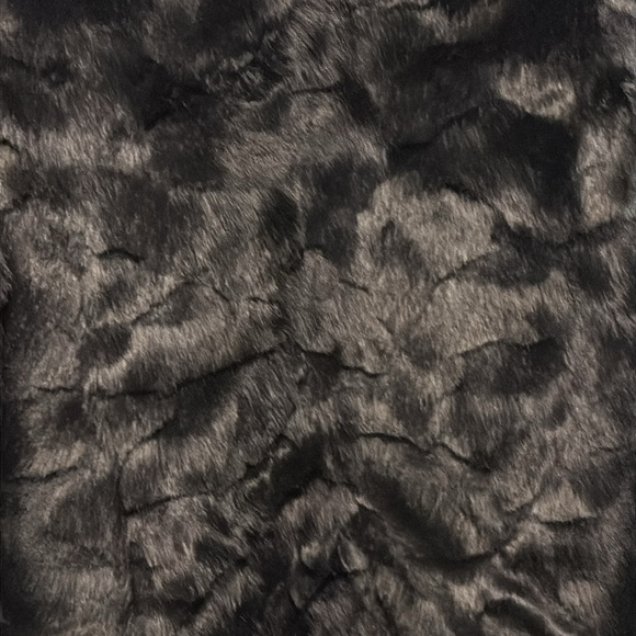 Luxurious & Elegant Black Faux Fur Coat - Picture 12 of 12